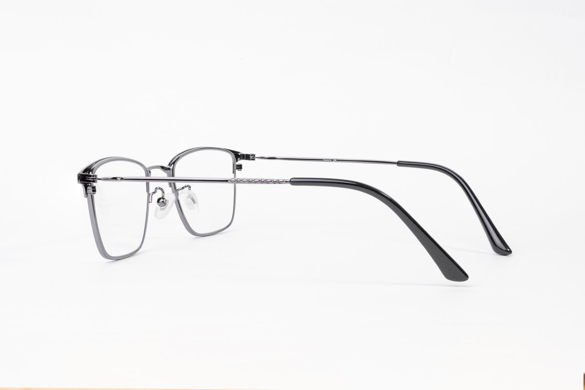 Óculos Titanium pequeno