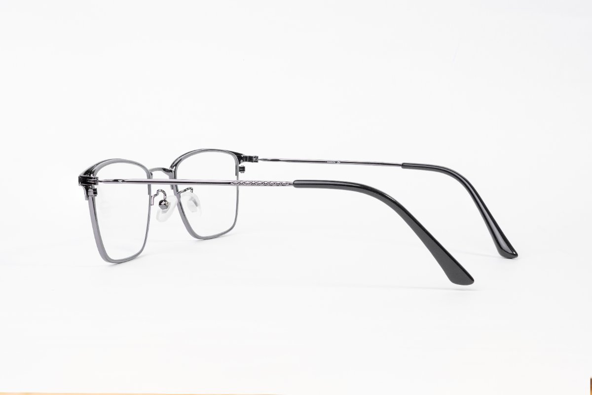 Óculos Titanium pequeno